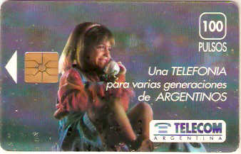 ARGE-009C - Menina ao Telefone
