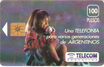 ARGE-009D - Menina ao Telefone