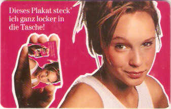 GER98PD09 - Moça com Cartão