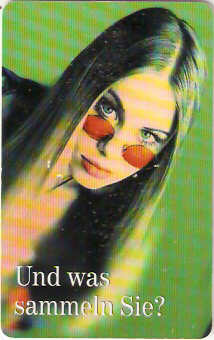 GER99PD18 - Garota com Óculos Vermelhos