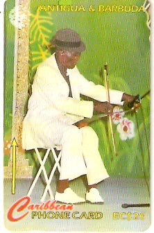 ANT-097D - Tocando um instrumento